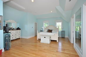 Master Bedroom - Country homes for sale and luxury real estate including horse farms and property in the Caledon and King City areas near Toronto
